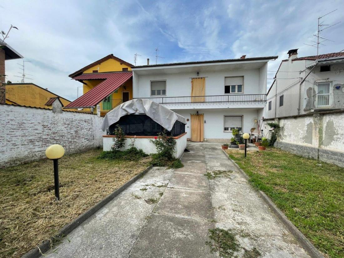 Villata Via Verdi 36