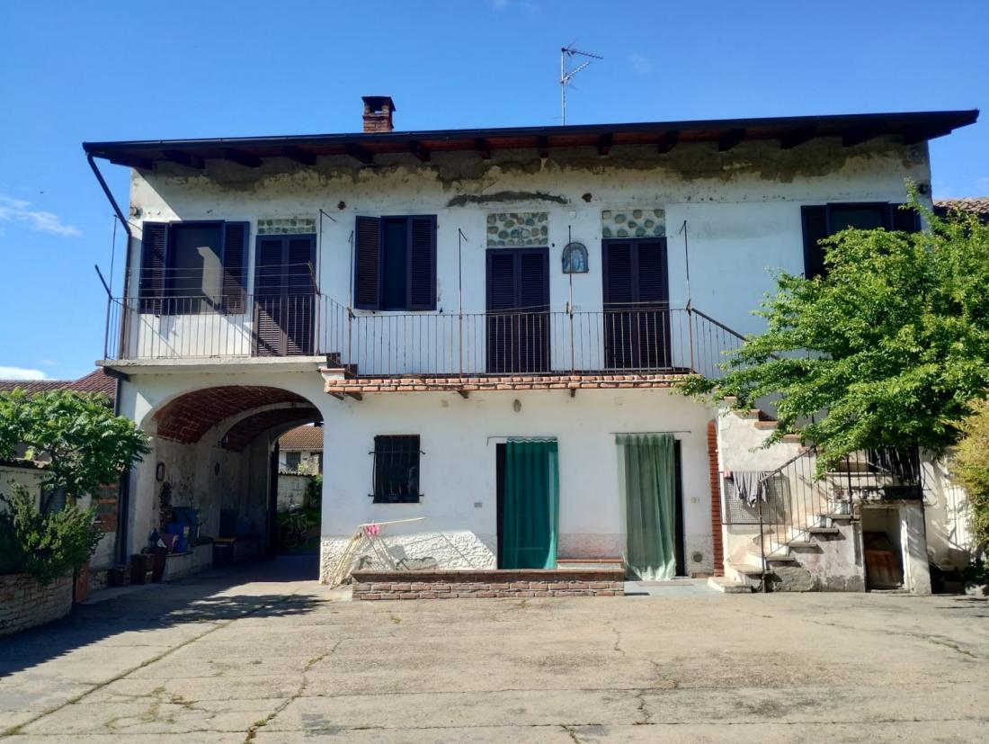 Caresana
